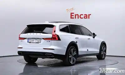 Volvo V60 2021 2.0 гидро в Москве № 1348854, миниатюра 2