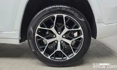 Jeep Cherokee 2023 2.0 гидро в Москве № 1350515, миниатюра 7
