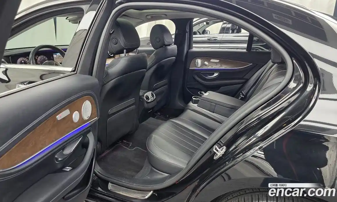 Mercedes-Benz E-Class 2020 2.0 гидро в Москве № 1403926, фото 16