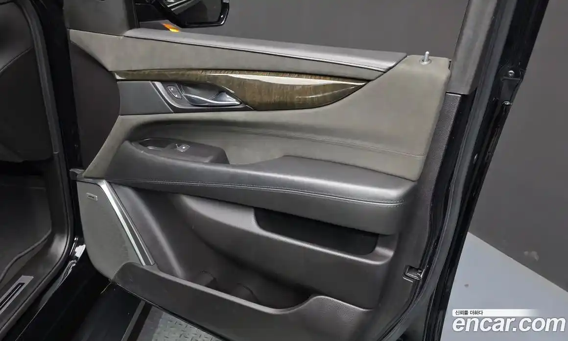 Cadillac Escalade 2019 6.2 гидро в Москве № 1406536, фото 14