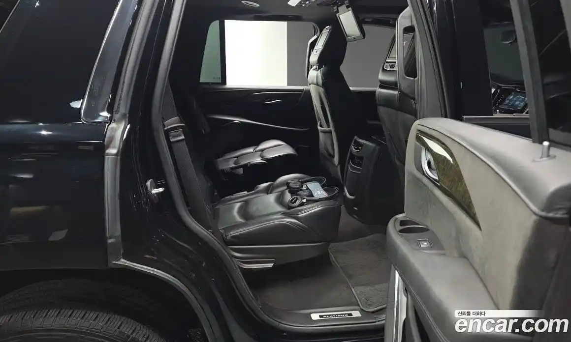Cadillac Escalade 2019 6.2 гидро в Москве № 1406536, фото 18