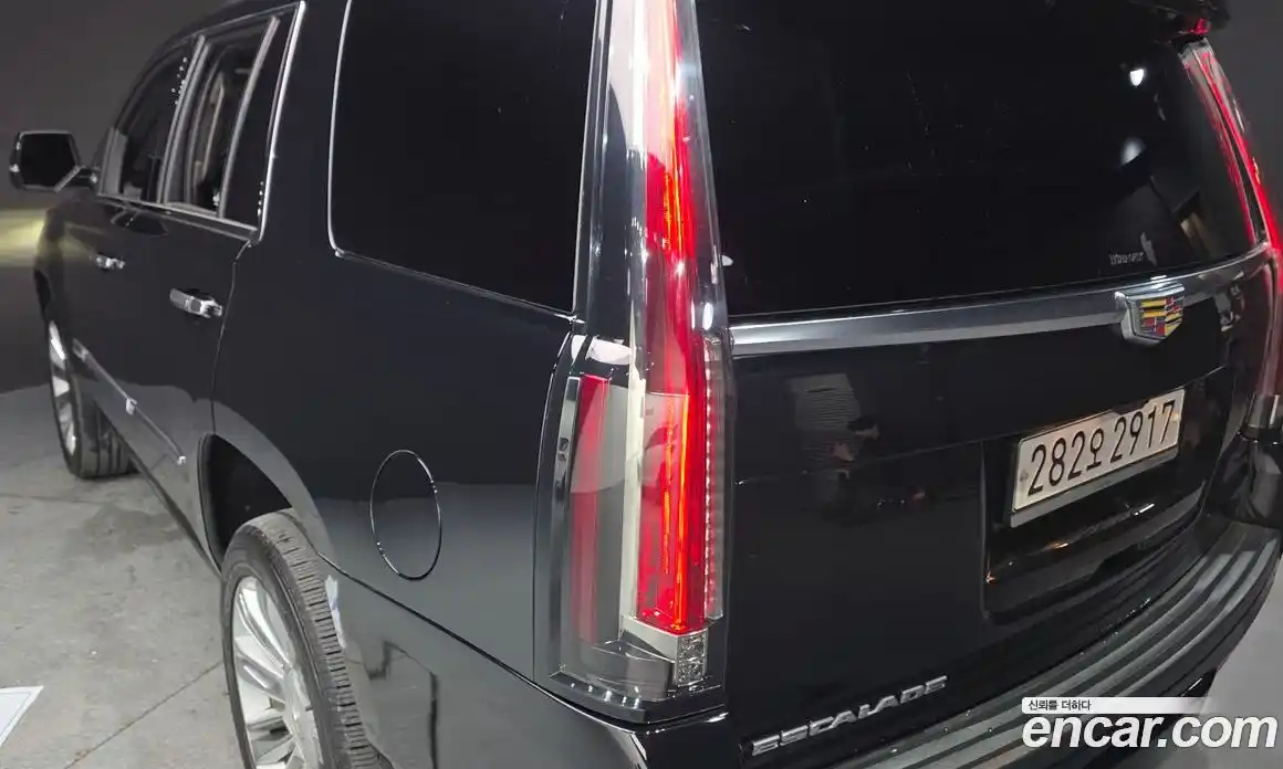 Cadillac Escalade 2019 6.2 гидро в Москве № 1406536, фото 9