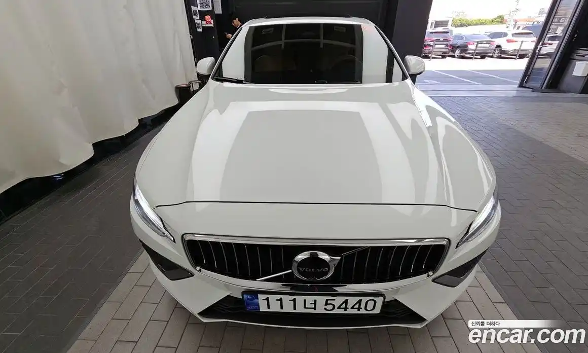 Volvo S60 2023 2.0 гидро в Москве № 1546739, фото 32