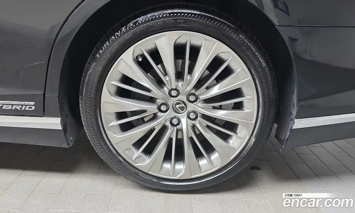 Lexus LS 2018 3.5 гидро в Москве № 1548855, фото 35