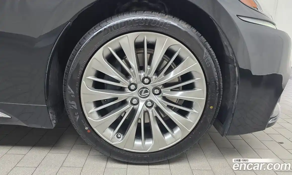 Lexus LS 2018 3.5 гидро в Москве № 1548855, фото 7