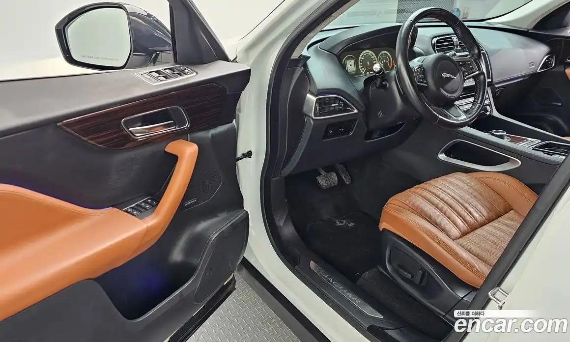 Jaguar F-Pace 2018 2.0 гидро в Москве № 1550943, фото 13