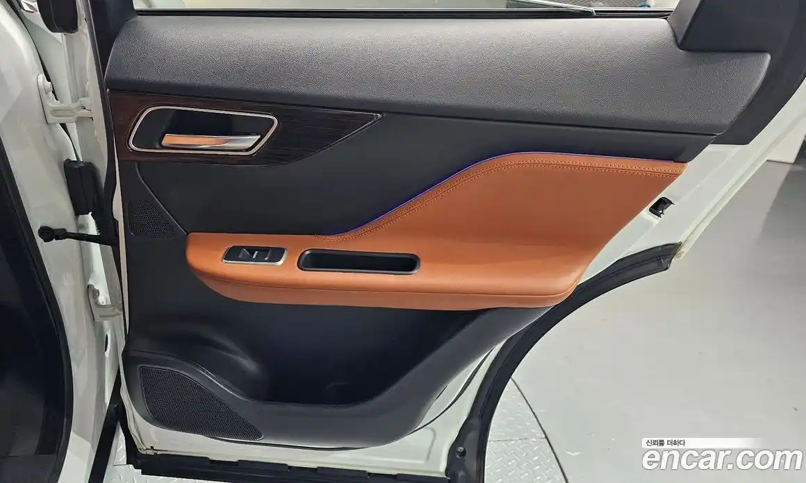 Jaguar F-Pace 2018 2.0 гидро в Москве № 1550943, фото 15