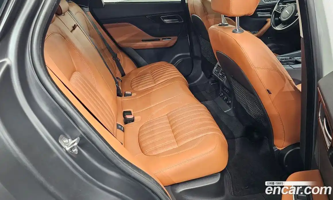 Jaguar F-Pace 2018 2.0 гидро в Москве № 1550943, фото 16