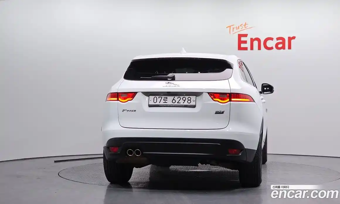 Jaguar F-Pace 2018 2.0 гидро в Москве № 1550943, фото 4