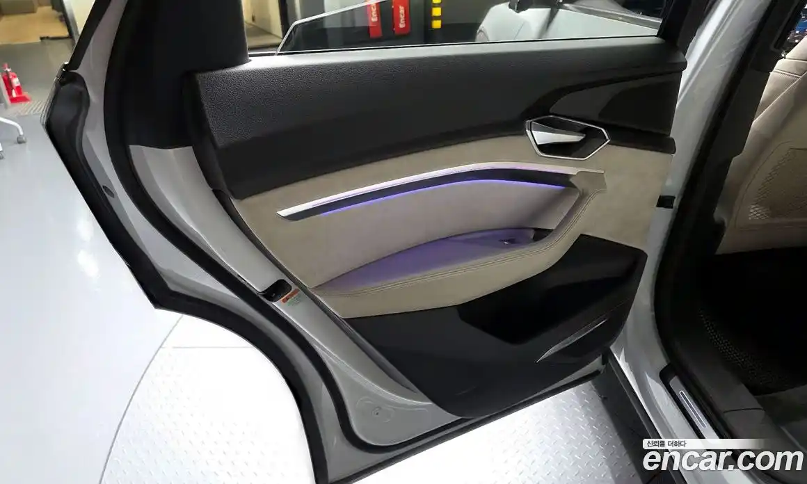Audi e-tron 2021 0.2 гидро в Москве № 1617672, фото 15