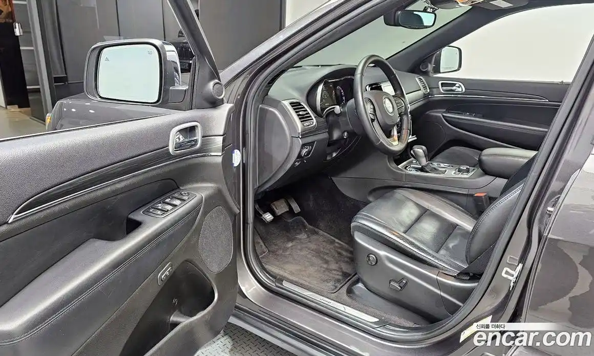 Jeep Cherokee 2019 3.6 гидро в Москве № 1624060, фото 13