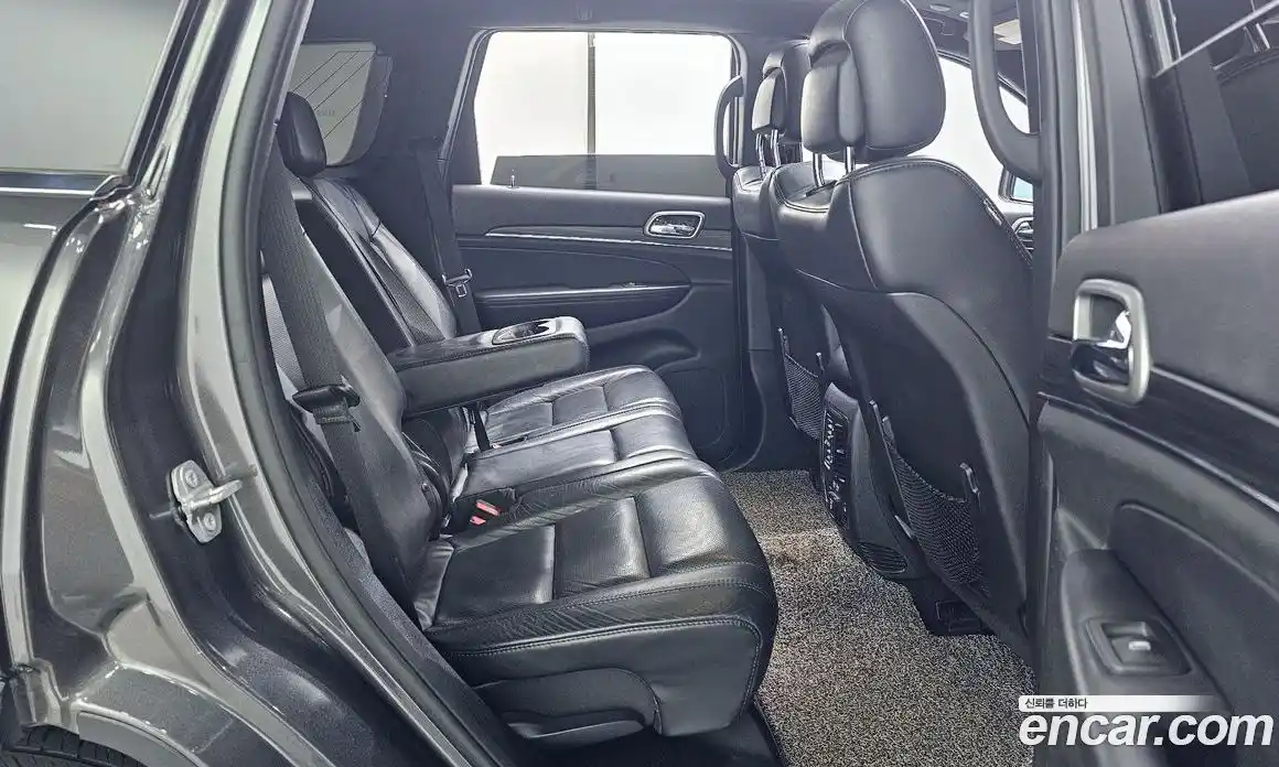 Jeep Cherokee 2019 3.6 гидро в Москве № 1624060, фото 17