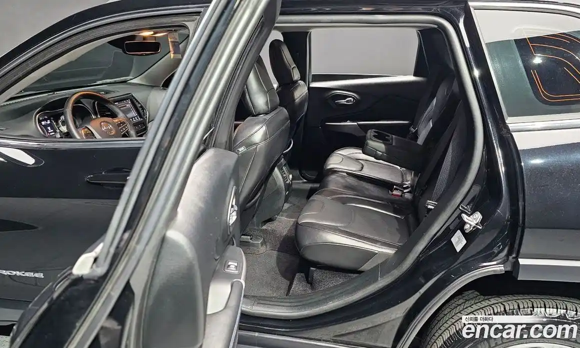Jeep Cherokee 2019 2.4 гидро в Москве № 169807, фото 12