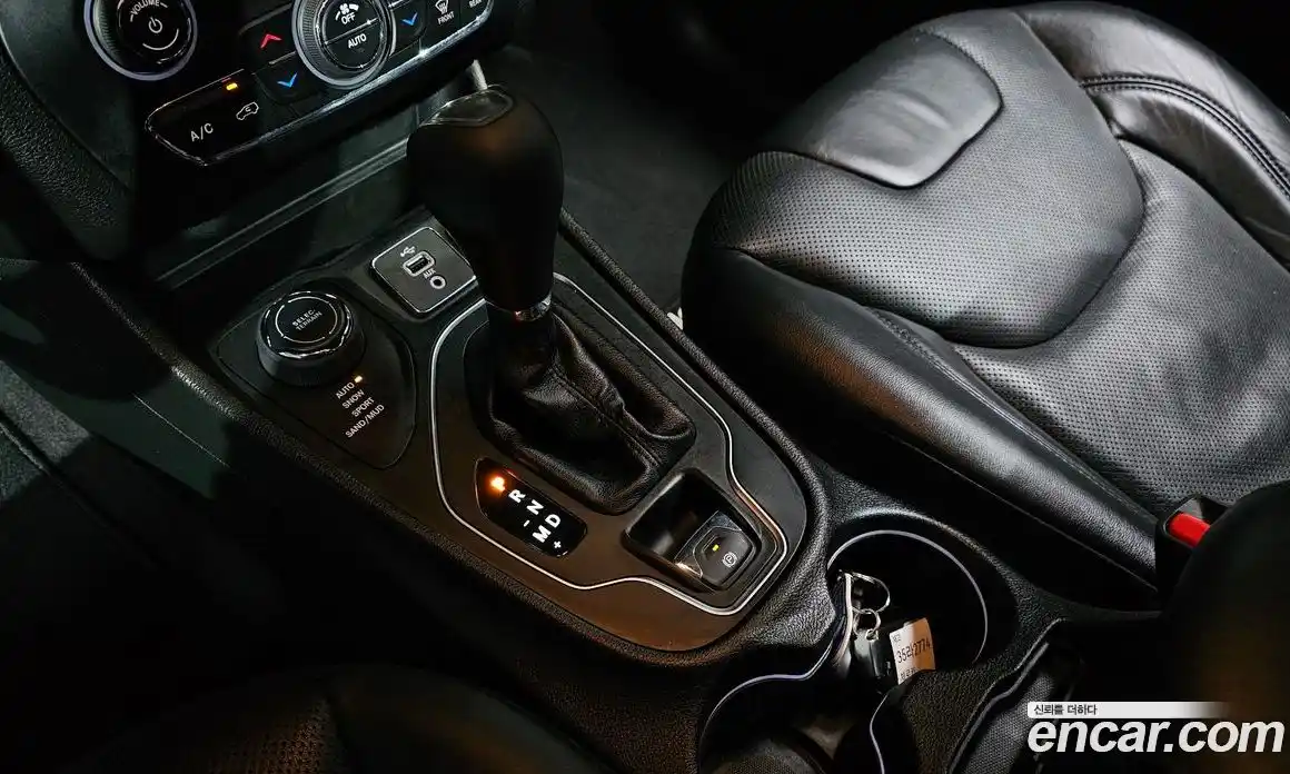 Jeep Cherokee 2019 2.4 гидро в Москве № 169807, фото 9