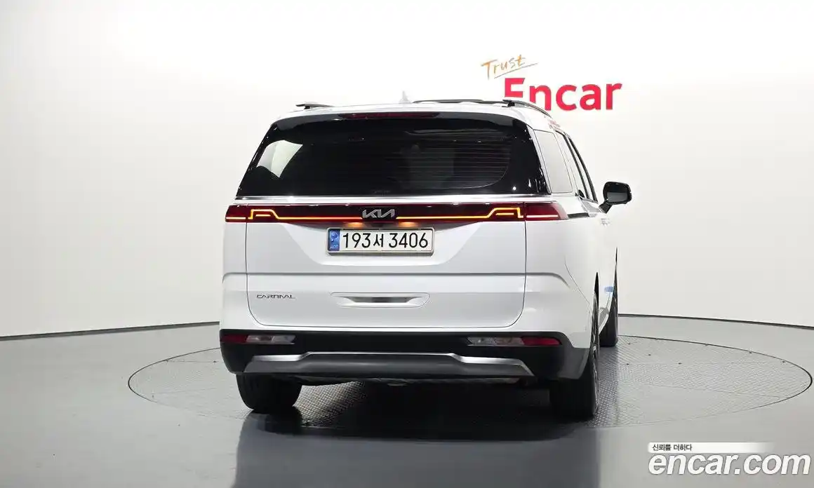 Kia Canival 2023 2.2 гидро в Москве № 1758505, фото 4