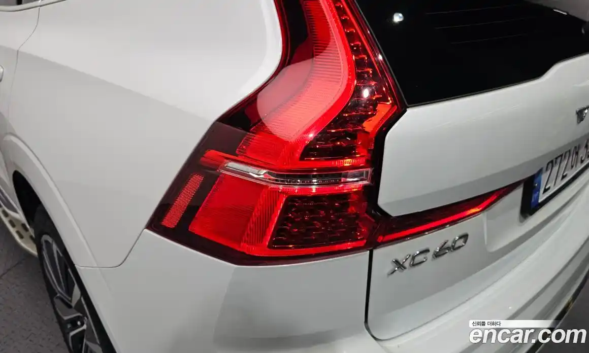 Volvo XC60 2022 2.0 гидро в Москве № 1763550, фото 9