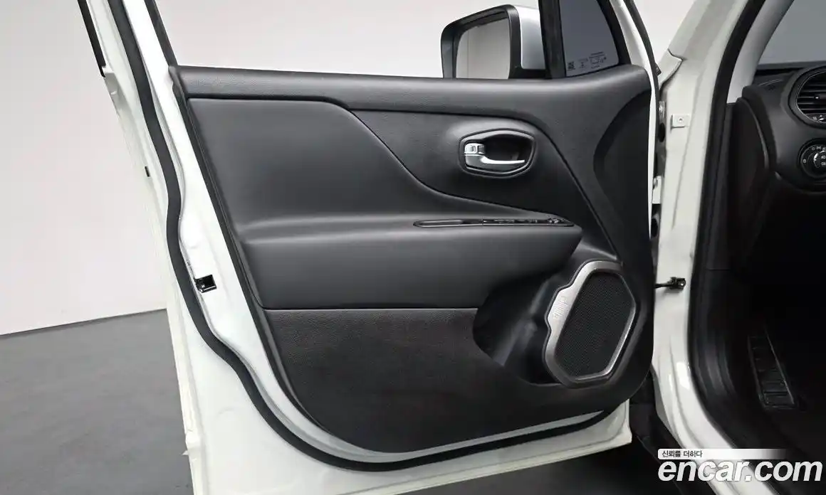 Jeep Renegade 2022 1.3 гидро в Москве № 1765431, фото 13