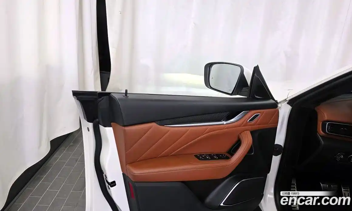 Maserati Levante 2020 3.0 гидро, фото 14