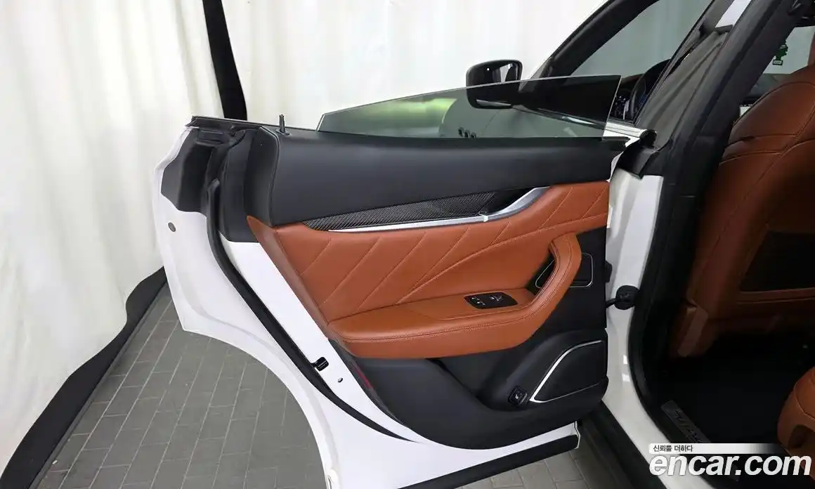 Maserati Levante 2020 3.0 гидро, фото 15