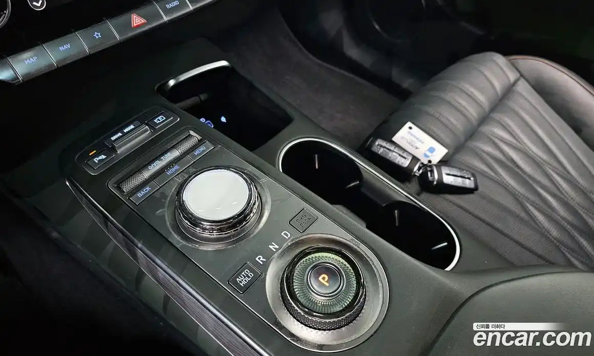 Genesis GV70 2023 2.2 гидро в Москве № 1832536, фото 11
