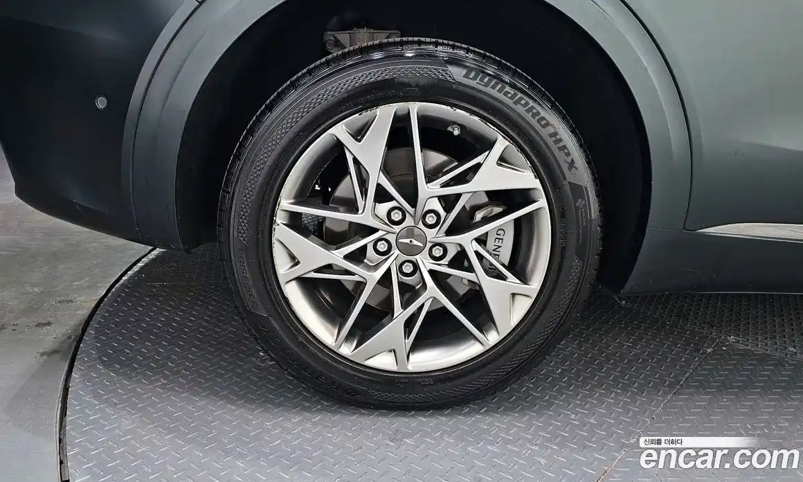 Genesis GV70 2023 2.2 гидро в Москве № 1832536, фото 4