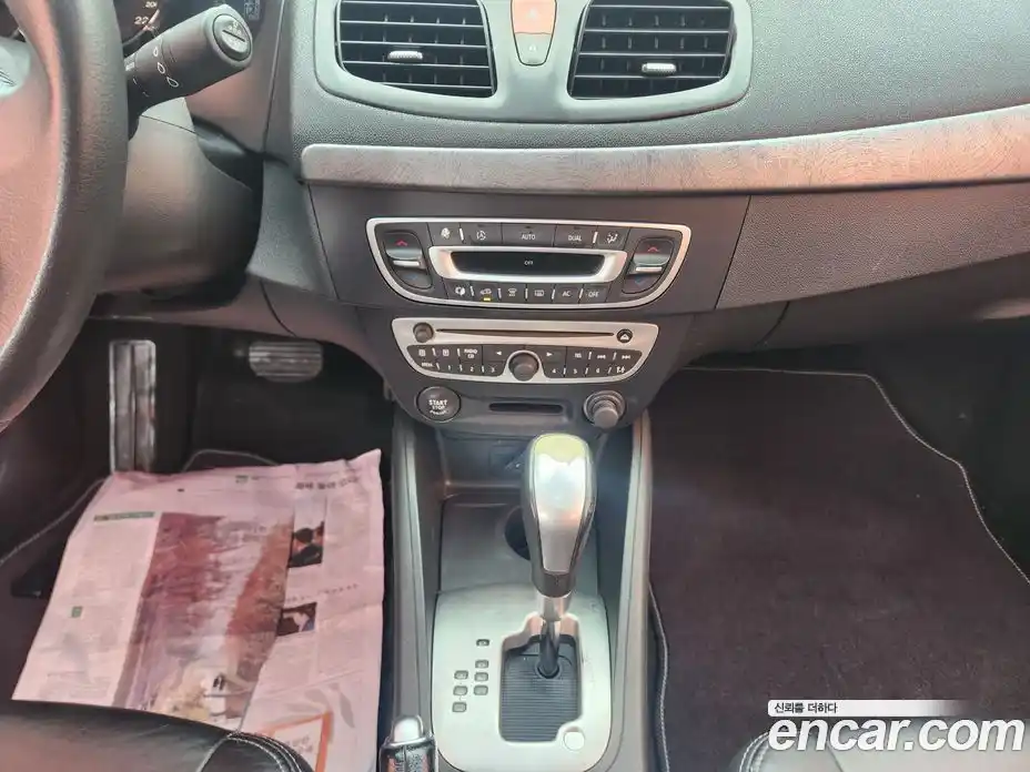 Renault SM3 2009 1.6 гидро в Москве № 1835177, фото 9