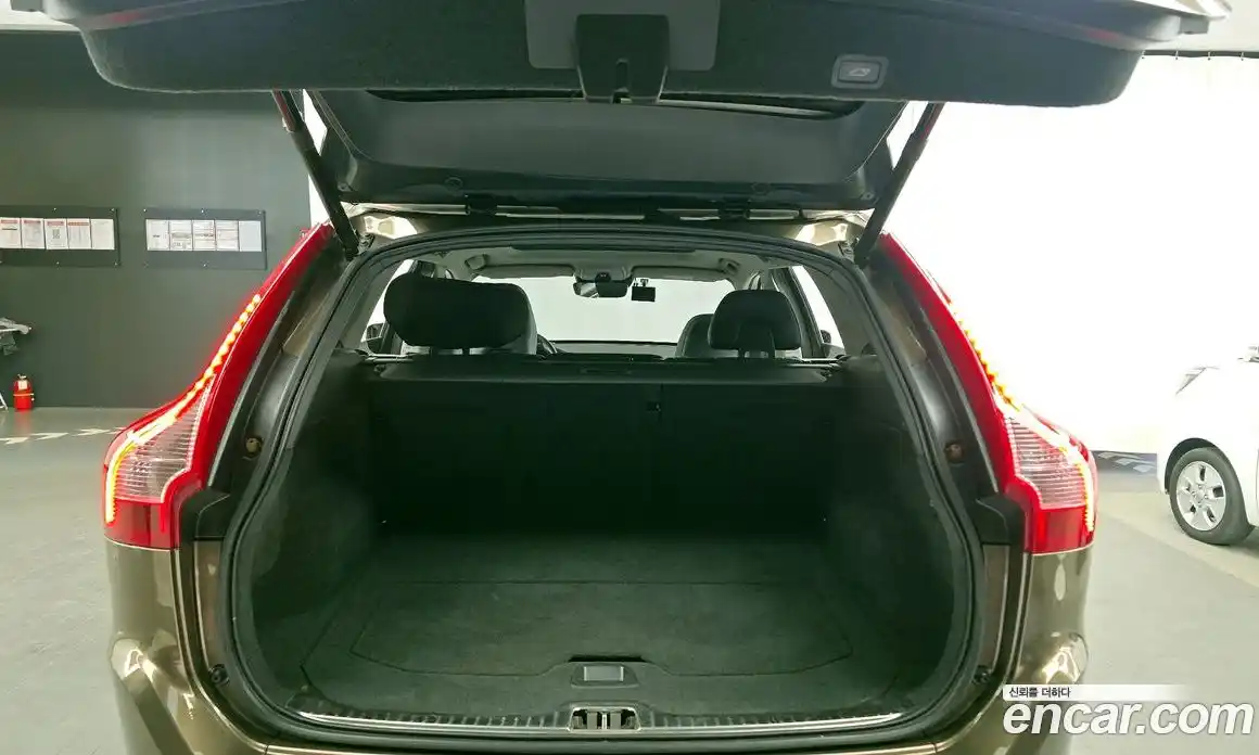 Volvo XC60 2015 2.4 гидро в Москве № 1836893, фото 20