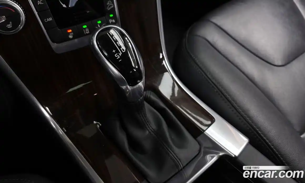 Volvo XC60 2015 2.4 гидро в Москве № 1836893, фото 9