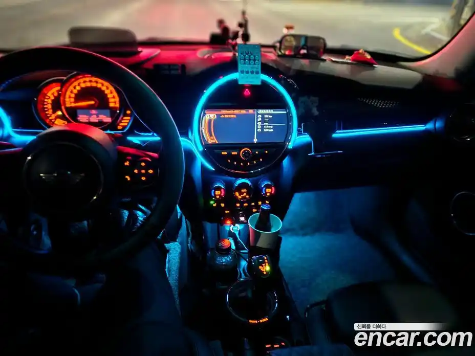 Mini Cooper 2017 2.0 гидро в Москве № 1837780, фото 7