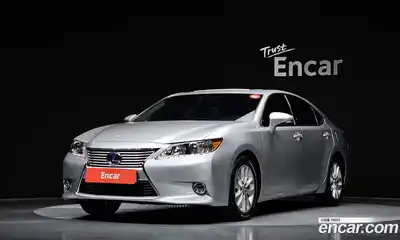 Lexus ES, 2013