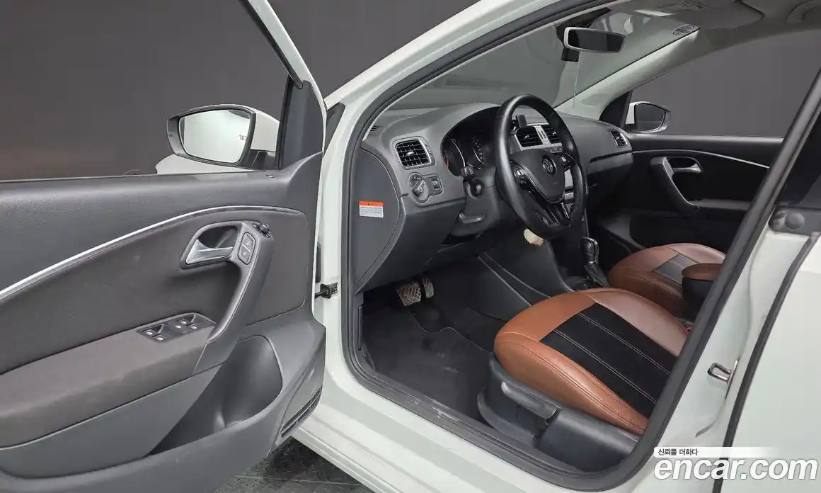 Volkswagen Polo 2015 1.4 гидро в Москве № 1838090, фото 10