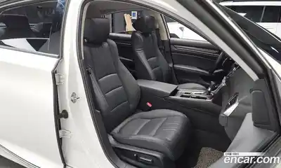 Honda Accord 2018 1.5 гидро в Москве № 1838589, миниатюра 10