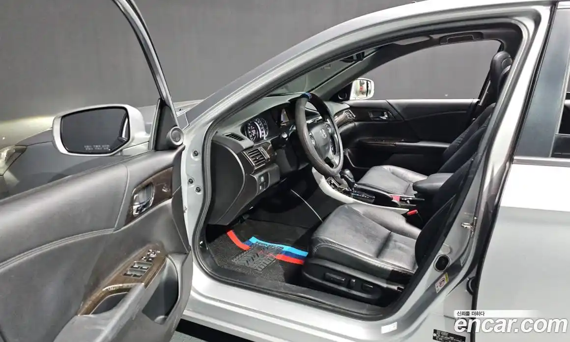 Honda Accord 2013 2.4 гидро в Москве № 1838622, фото 10