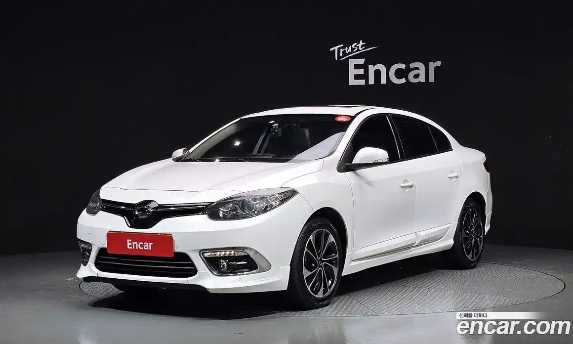 Renault SM3 2016 1.6 гидро в Москве № 1249106, фото 1