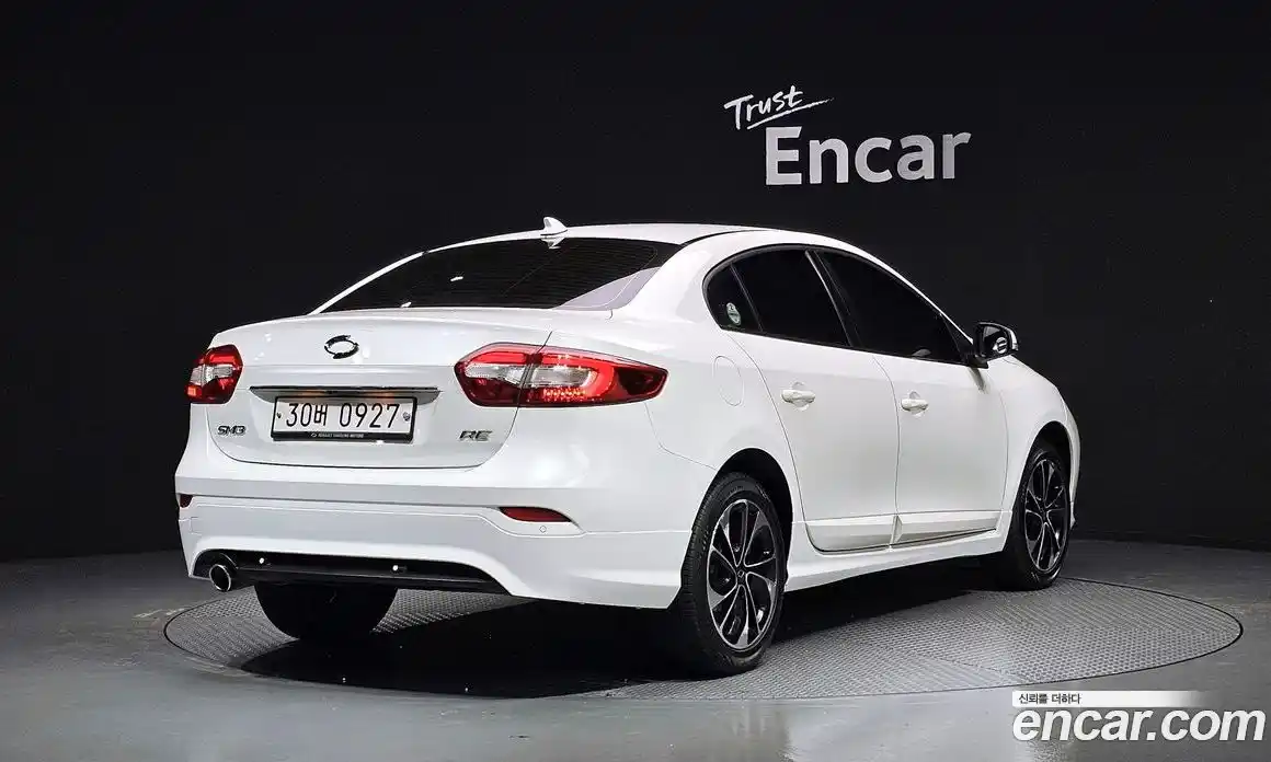 Renault SM3 2016 1.6 гидро в Москве № 1249106, фото 2