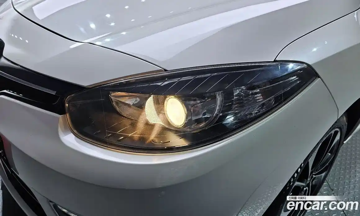 Renault SM3 2016 1.6 гидро в Москве № 1249106, фото 8