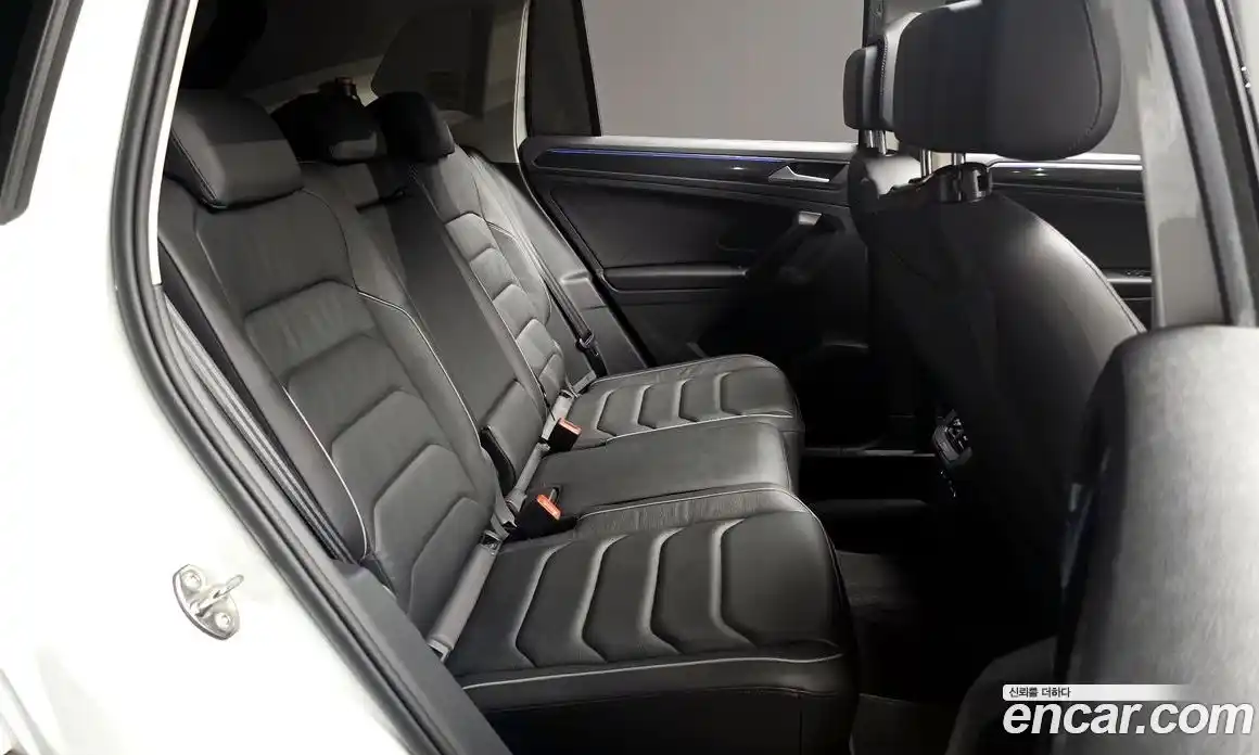 Volkswagen Tiguan 2021 2.0 гидро в Москве № 1323466, фото 17