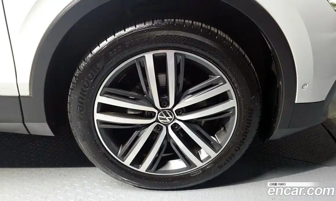 Volkswagen Tiguan 2021 2.0 гидро в Москве № 1323466, фото 7