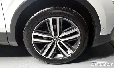 Volkswagen Tiguan 2021 2.0 гидро в Москве № 1323466, миниатюра 7