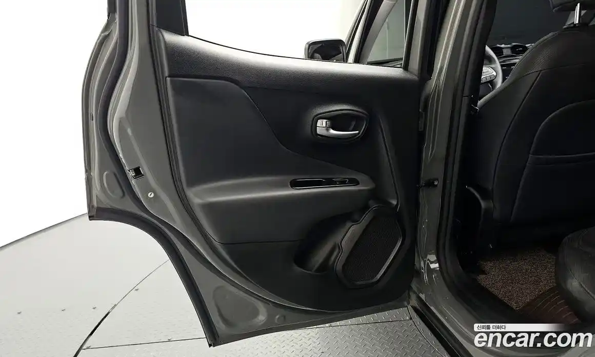 Jeep Renegade 2022 1.3 гидро в Москве № 1323662, фото 15