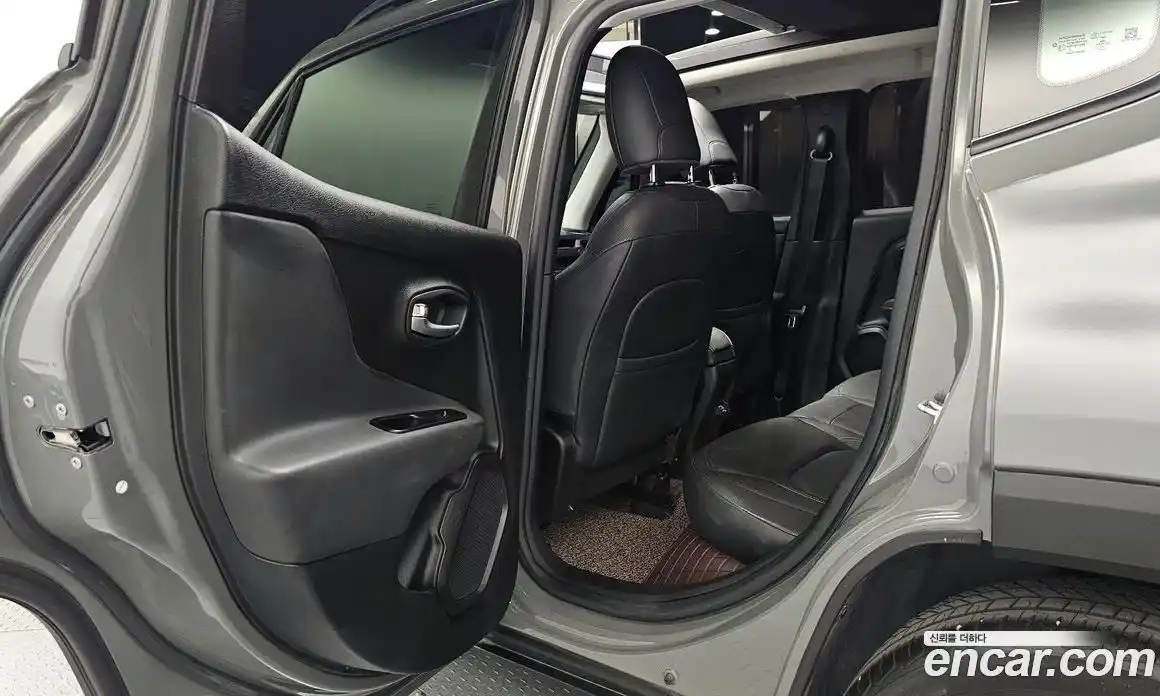 Jeep Renegade 2022 1.3 гидро в Москве № 1323662, фото 17