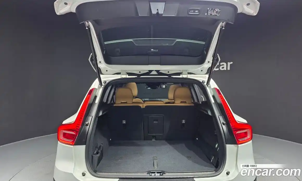 Volvo XC40 2020 2.0 гидро в Москве № 1348821, фото 26