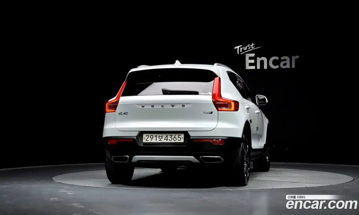 Volvo XC40 2020 2.0 гидро в Москве № 1348821, фото 4