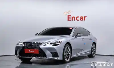 Lexus LS, 2022