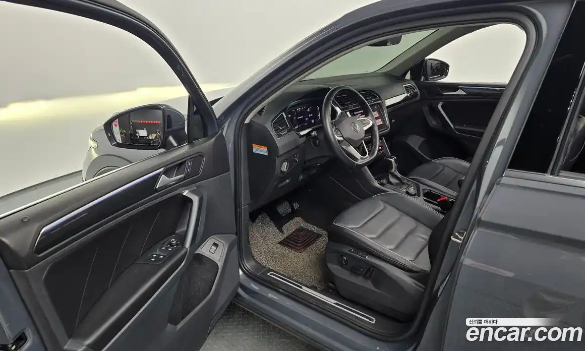 Volkswagen Tiguan 2021 2.0 гидро в Москве № 1350350, фото 16