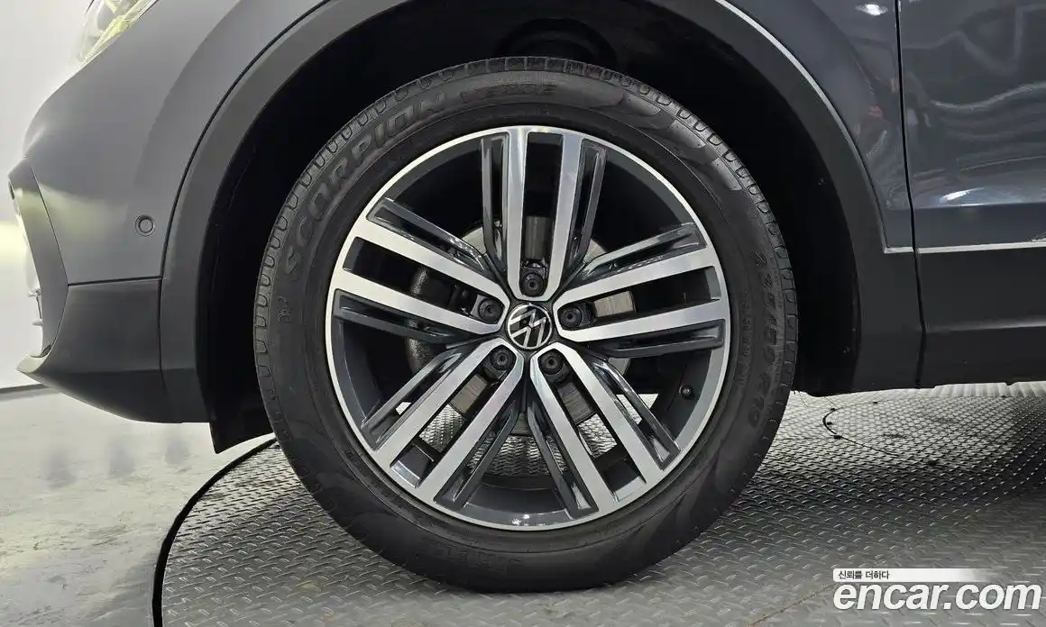 Volkswagen Tiguan 2021 2.0 гидро в Москве № 1350350, фото 4