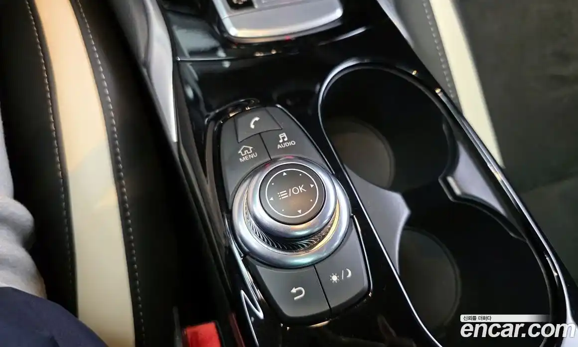 Infiniti Q30 2019 2.0 гидро в Москве № 1351215, фото 12