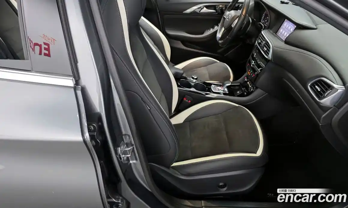 Infiniti Q30 2019 2.0 гидро в Москве № 1351215, фото 16