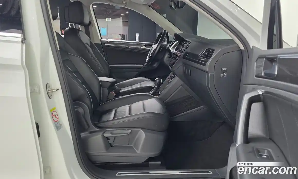 Volkswagen Tiguan 2018 2.0 гидро в Москве № 1424073, фото 17