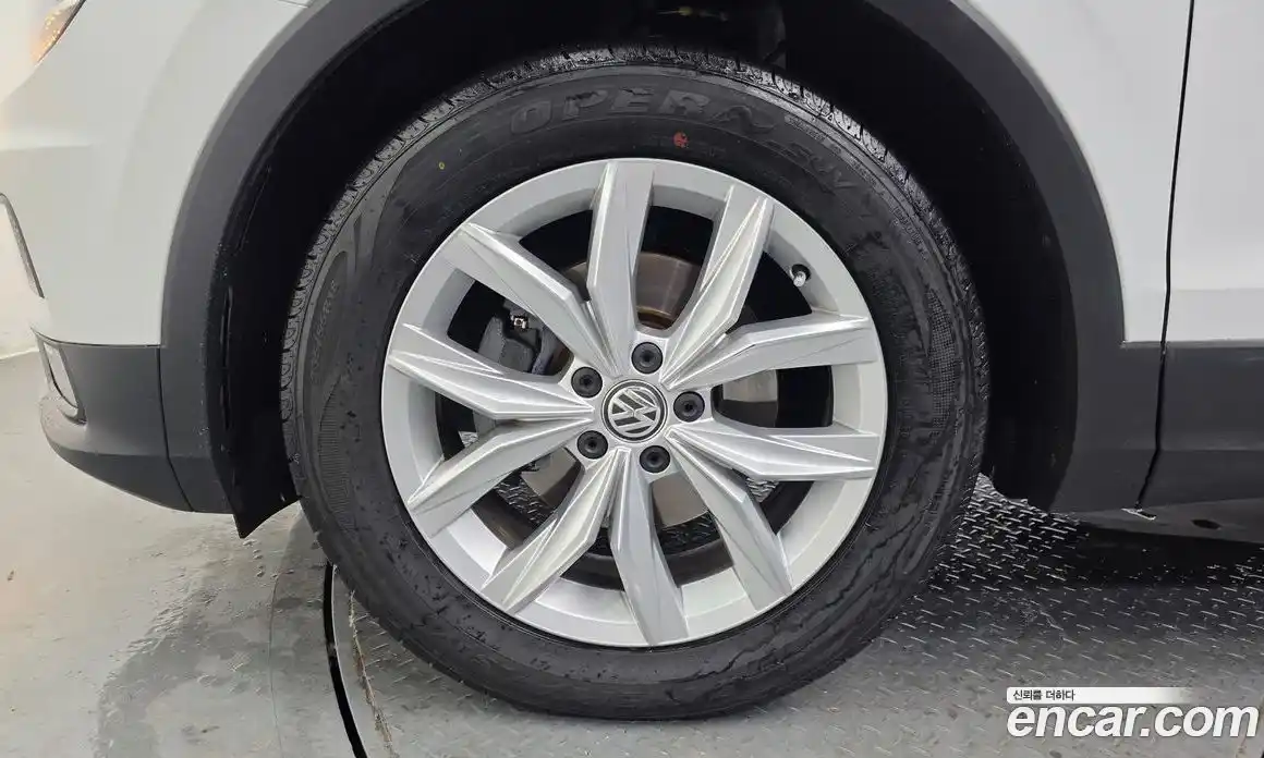 Volkswagen Tiguan 2018 2.0 гидро в Москве № 1424073, фото 5